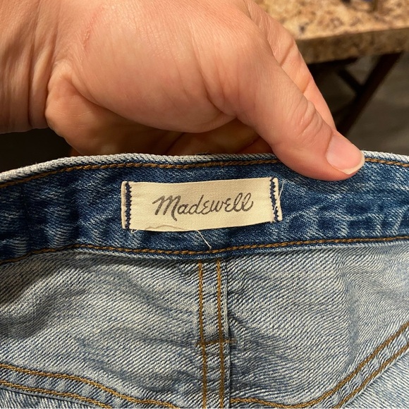 Madewell Stovepipe Jeans in distressed light wash blue - Picture 4 of 8